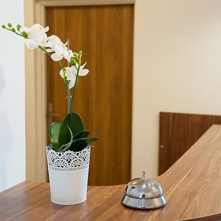 Bed and Breakfast Patra Варшава Экстерьер фото