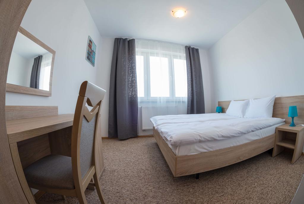 Bed and Breakfast Patra Варшава Экстерьер фото