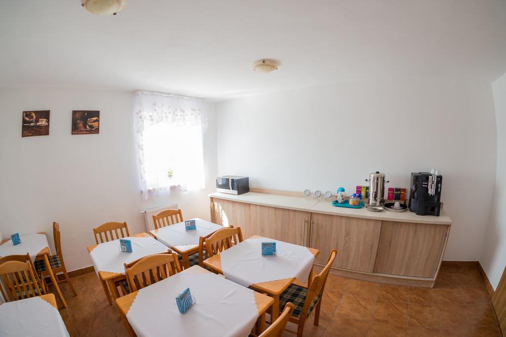 Bed and Breakfast Patra Варшава Экстерьер фото