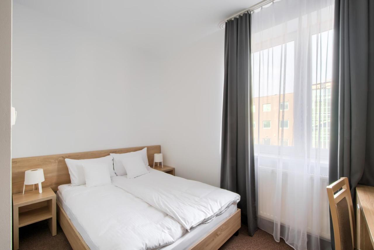 Bed and Breakfast Patra Варшава Экстерьер фото